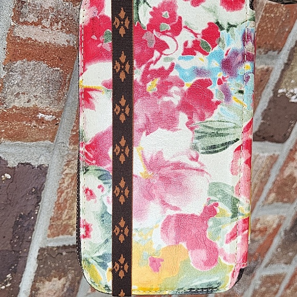 Patricia Nash Summer Garden Oria Wallet - Picture 7 of 10
